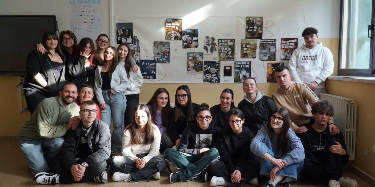 foto di gruppo con studenti e studentesse del progetto corpi liberi