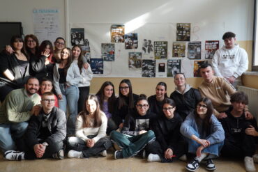foto di gruppo con studenti e studentesse del progetto corpi liberi